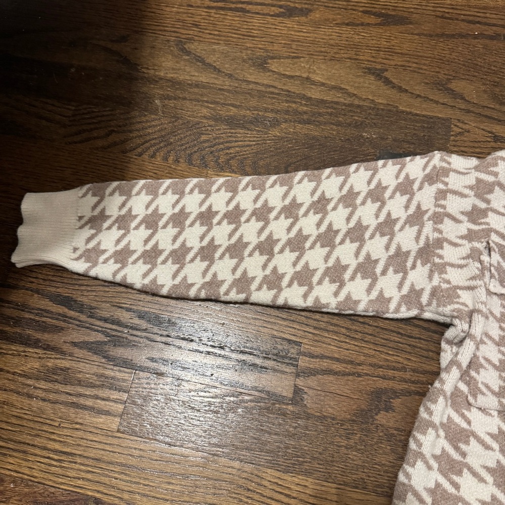 Dreamers by Debut button-front houndstooth cardigan in cream and tan M - Picture 8 of 11